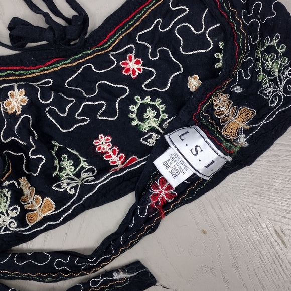 Festival Halter Handkerchief Crop Top - Picture 2 of 2